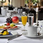 Dom Hotel 3*