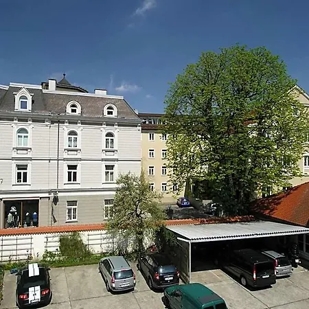 Dom Szálloda Augsburg