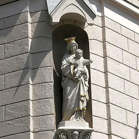 Dom Szálloda