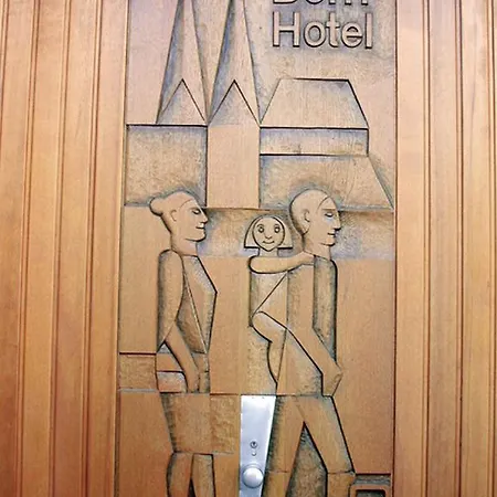 Dom Hotel 3*