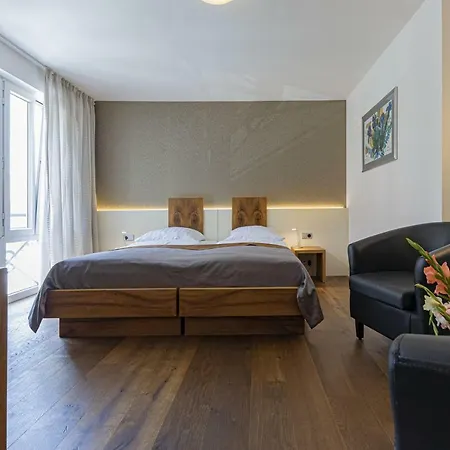 Hotel Dom 3*