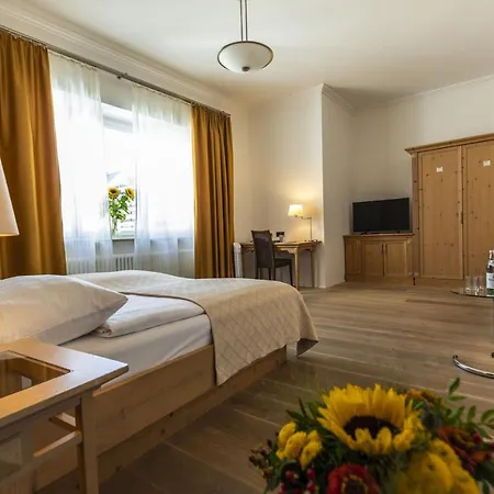 Dom Hotel 3*